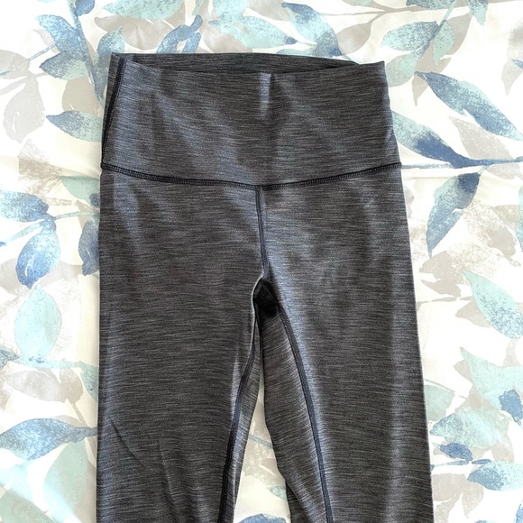 High-Waist Wunder Under Grey Leggings - Picture 3 of 4